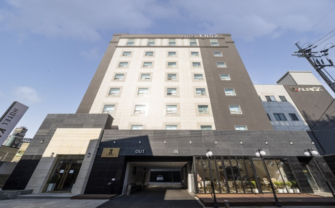 Knox Hotel 3*