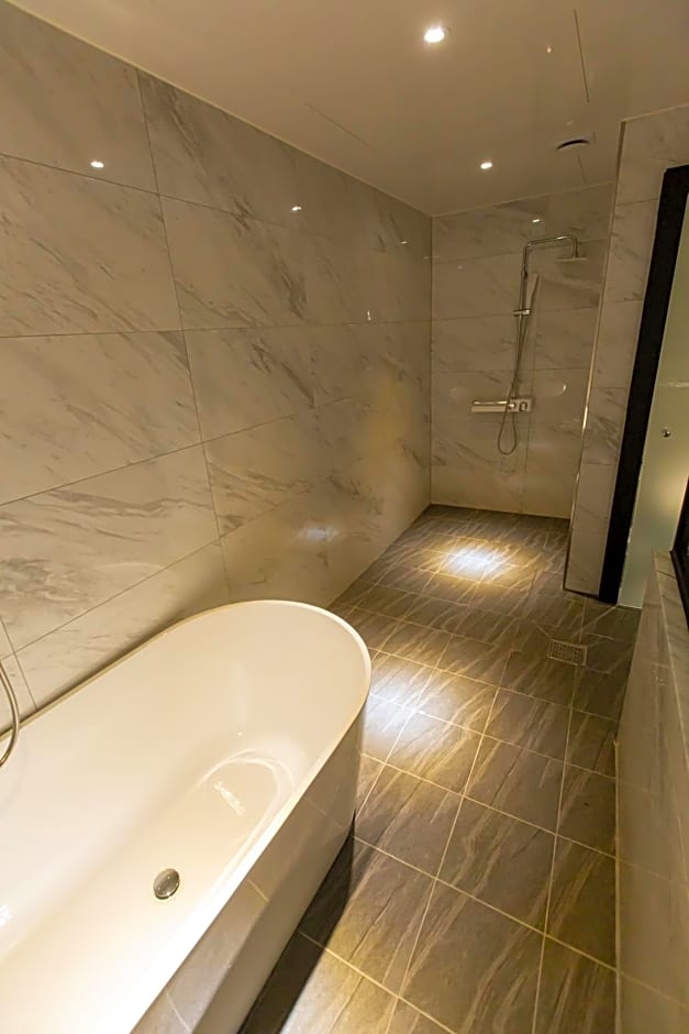 Knox Hotel 3*