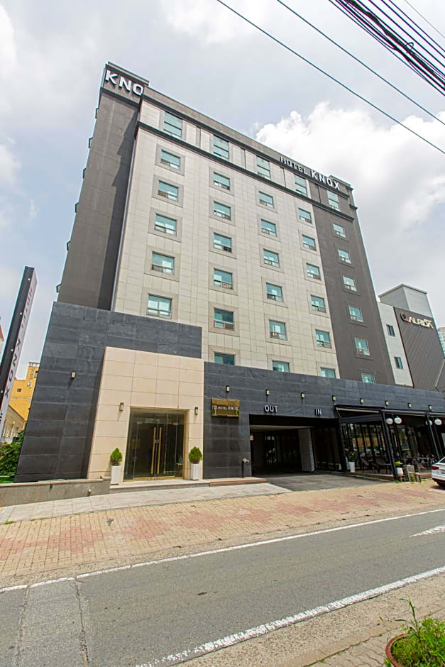 Knox Hotel 3*