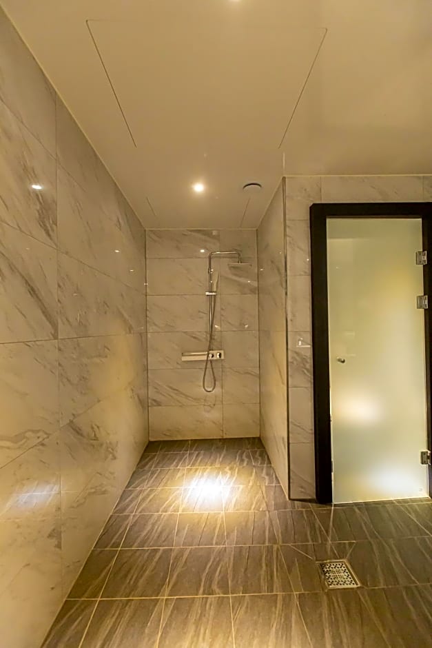 Knox Hotel 3*