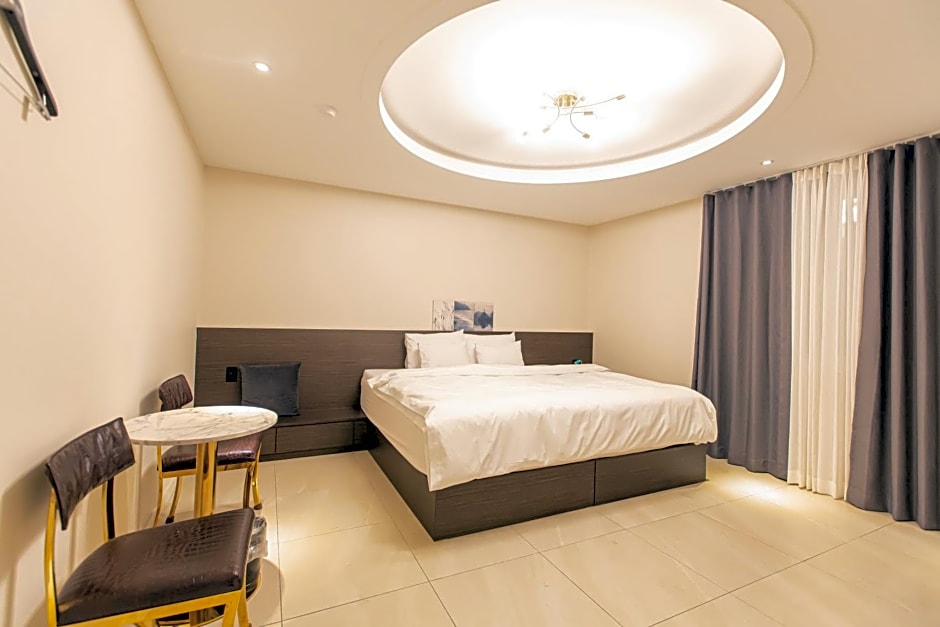 Knox Hotel 3*