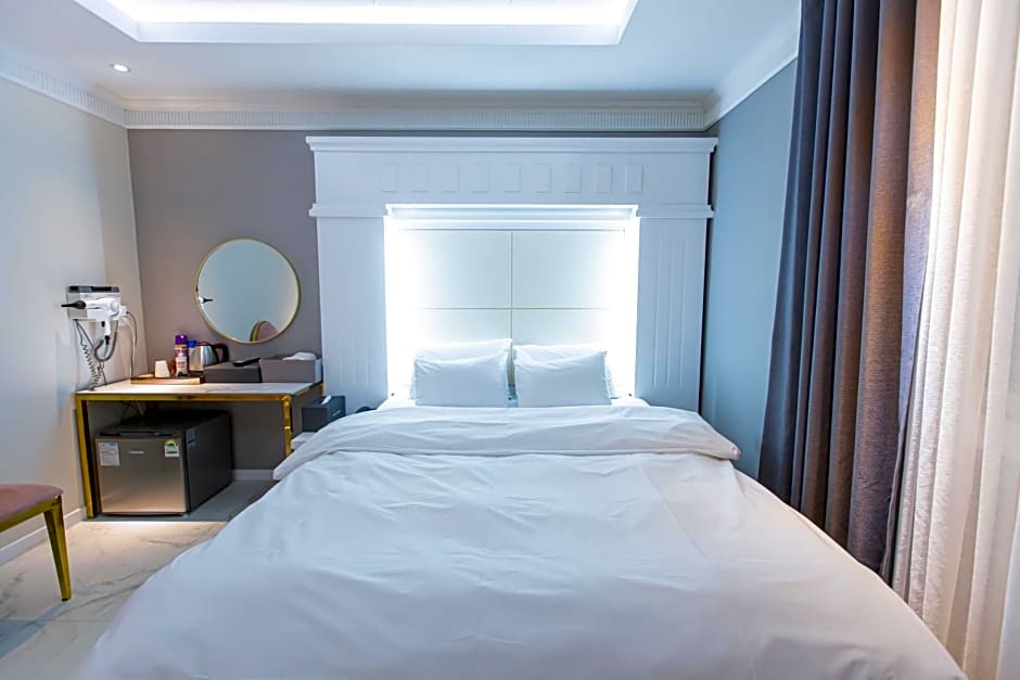 Knox Hotel 3*
