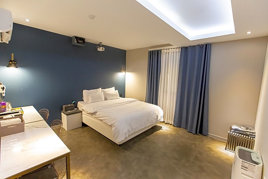 Knox Hotel 3*