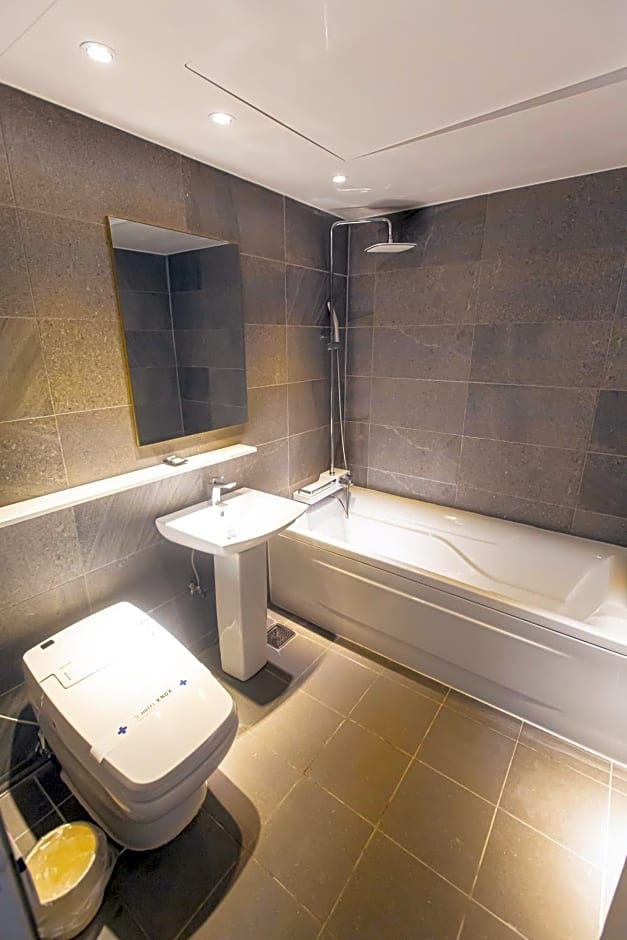 Knox Hotel 3*