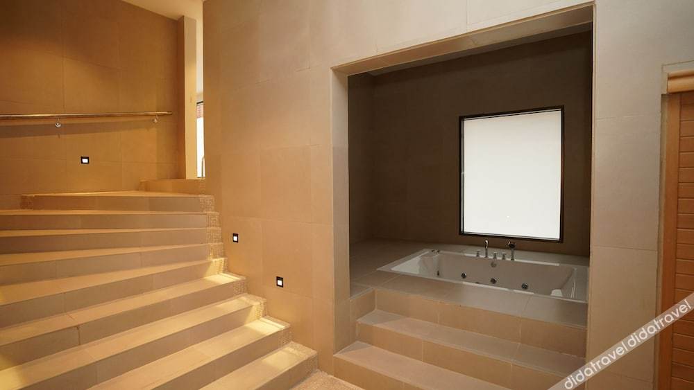 Jasmine Garden Hotel 3*