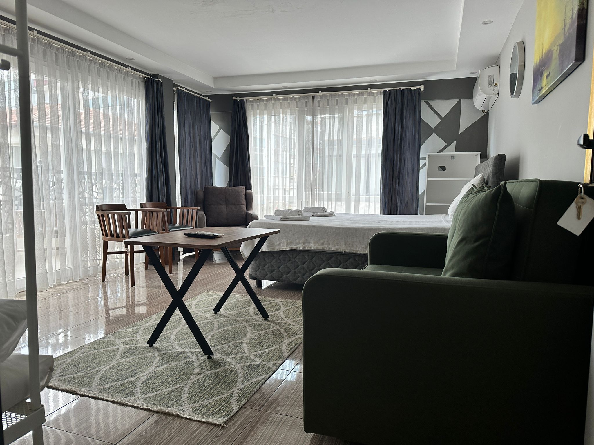 Lion Boutique Hotel 3*