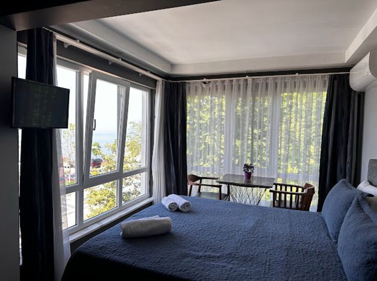 Lion Boutique Hotel 3*