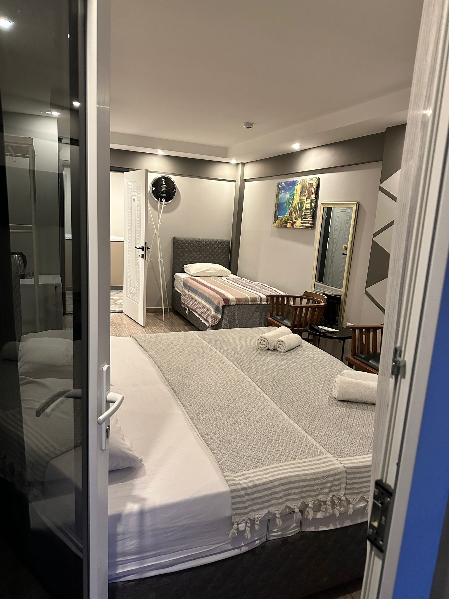 Lion Boutique Hotel 3*