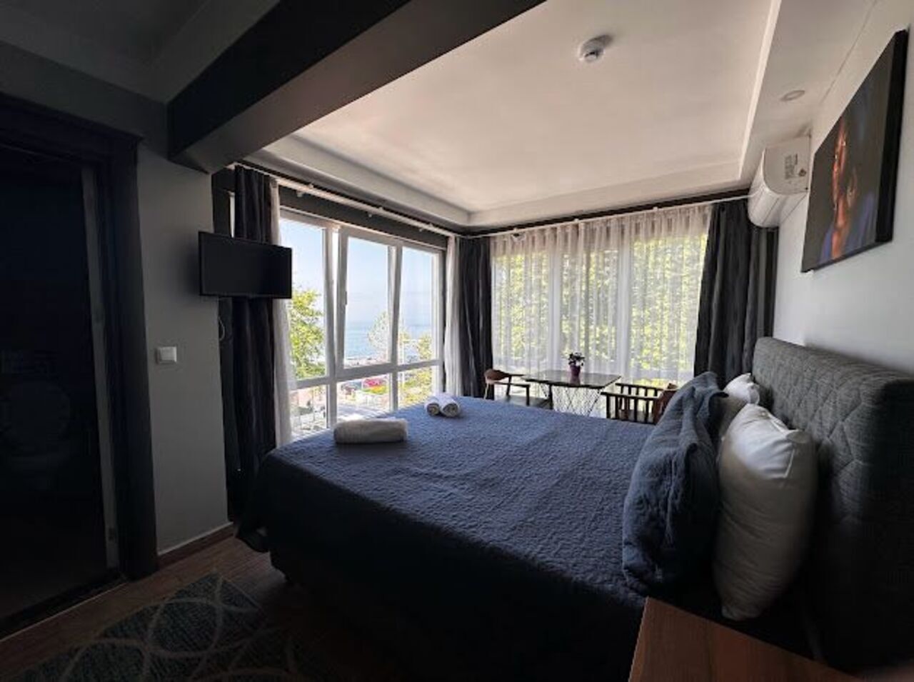 Lion Boutique Hotel 3*