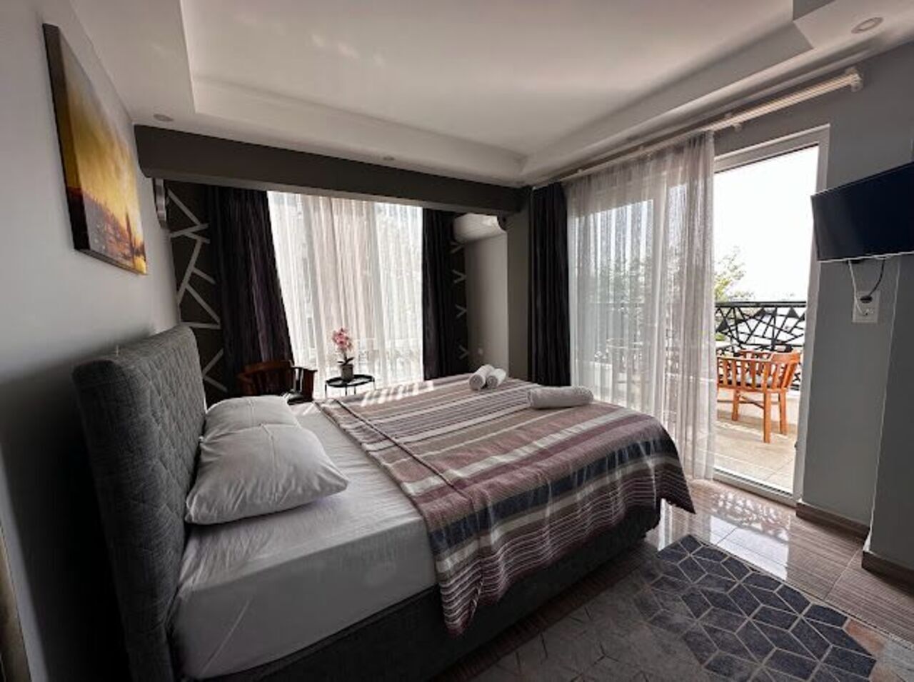 Lion Boutique Hotel 3*