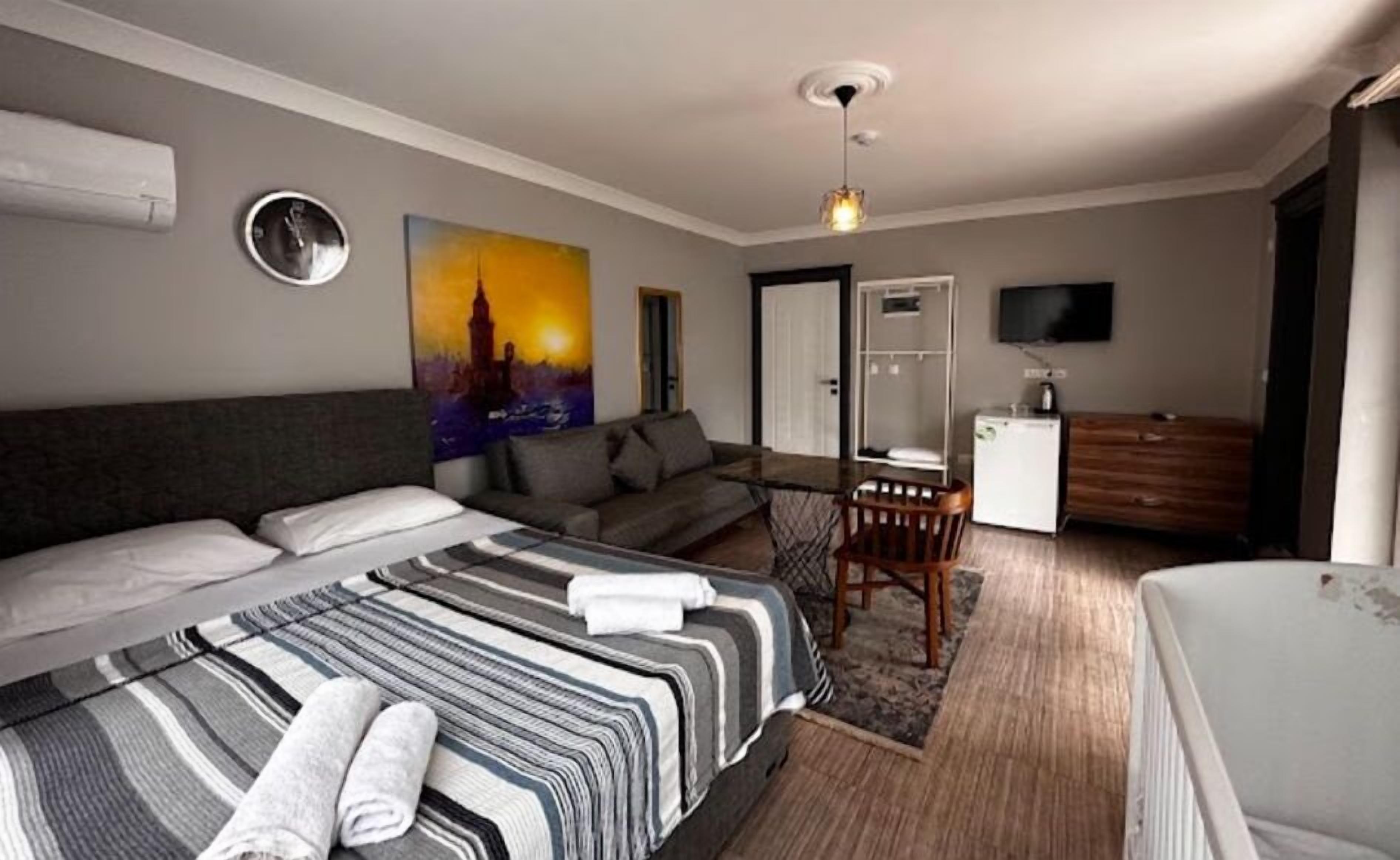 Lion Boutique Hotel 3*
