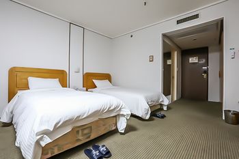 Busan Tourist Hotel 3*