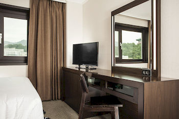 Busan Tourist Hotel 3*