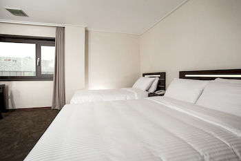Busan Tourist Hotel 3*