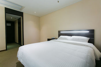 Busan Tourist Hotel 3*