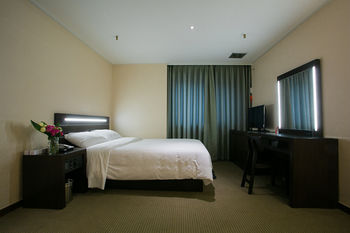 Busan Tourist Hotel 3*