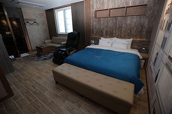 Airport Hotel 3*