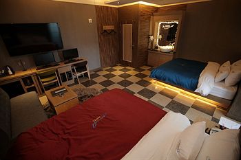 Airport Hotel 3*