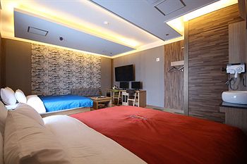Airport Hotel 3*
