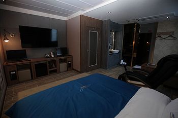 Airport Hotel 3*