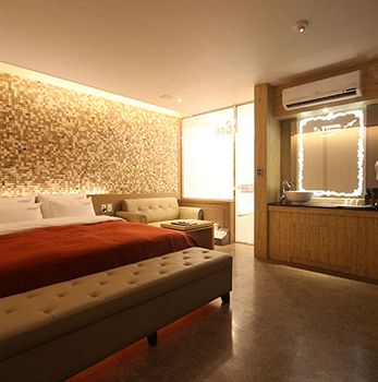 Airport Hotel 3*
