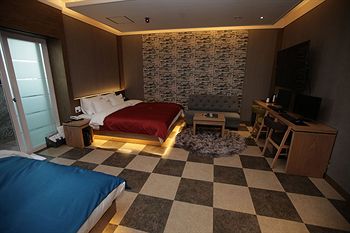 Airport Hotel 3*
