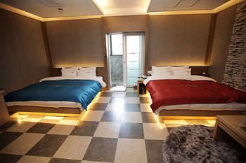 Airport Hotel 3*