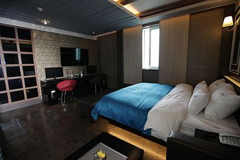 Airport Hotel 3*