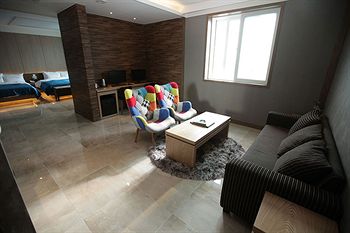 Airport Hotel 3*