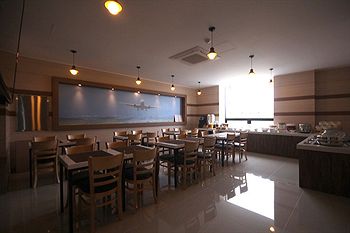 Airport Hotel 3*