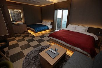 Airport Hotel 3*