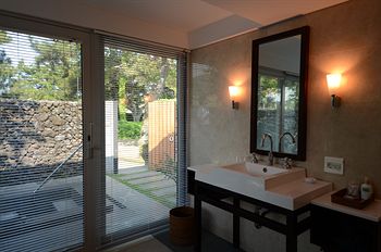 Seaes Hotel & Resort 5*