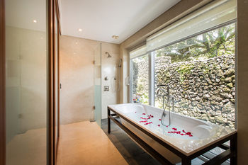 Seaes Hotel & Resort 5*