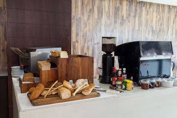 Colosseum Hotel 4*