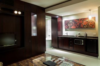 Colosseum Hotel 4*
