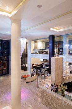 Colosseum Hotel 4*