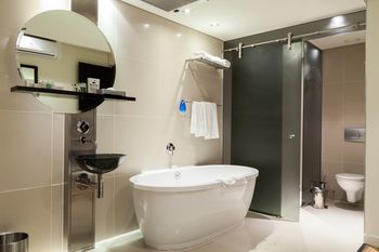 Colosseum Hotel 4*