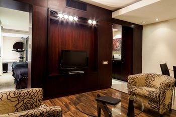 Colosseum Hotel 4*
