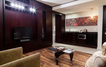 Colosseum Hotel 4*
