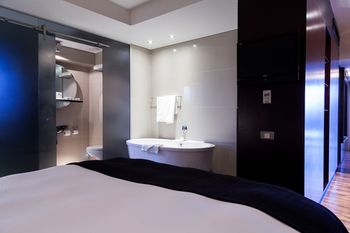 Colosseum Hotel 4*