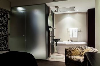 Colosseum Hotel 4*