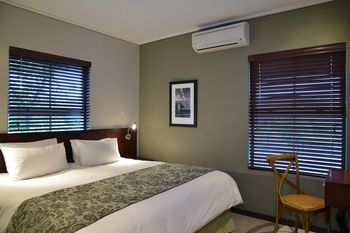 Protea Hotel by Marriott Cape Town Durbanville 3*