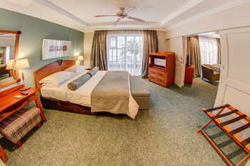 Courtyard Hotel Gqeberha 4*