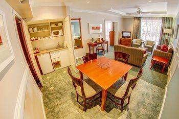 Courtyard Hotel Gqeberha 4*