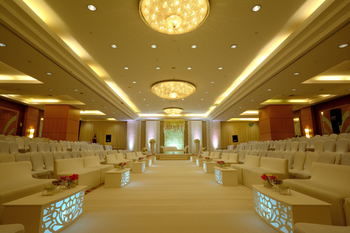 Millennium Central Kuwait Downtown 4*