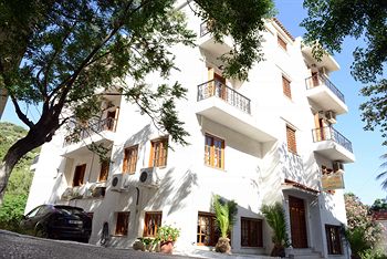 Anthemis Hotel 2*