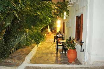Anthemis Hotel 2*