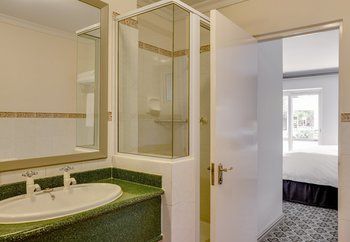 Protea Hotel by Marriott Cape Town Mowbray 3*