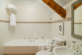 Protea Hotel by Marriott Cape Town Mowbray 3*