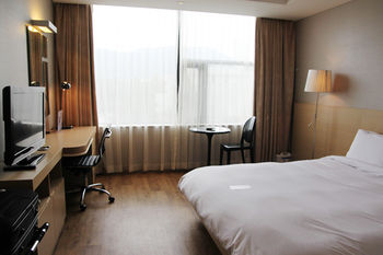 Hotel Avenue Changwon 3*
